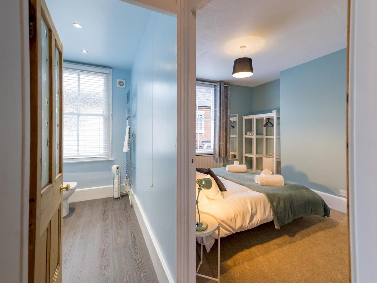 Pass The Keys 3 Storey Townhouse Shrewsbury Bagian luar foto