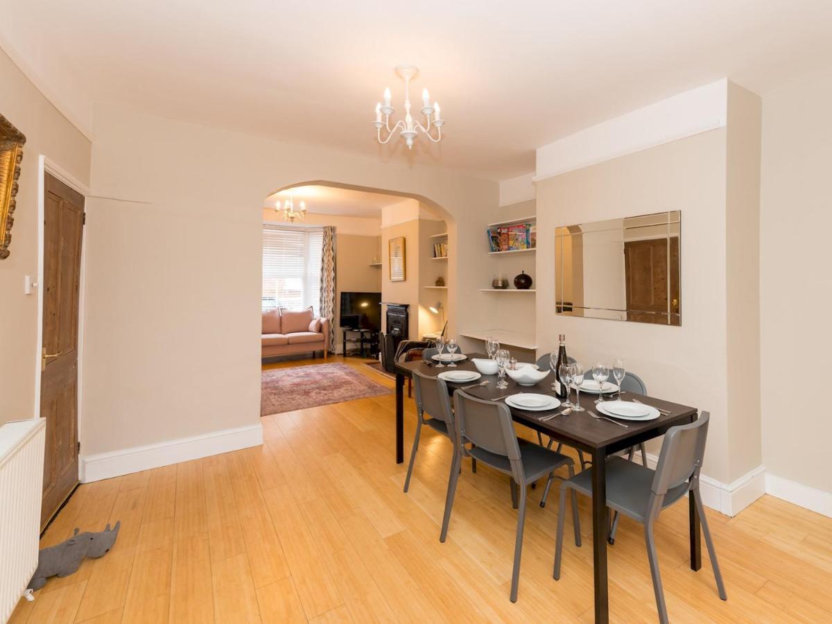 Pass The Keys 3 Storey Townhouse Shrewsbury Bagian luar foto