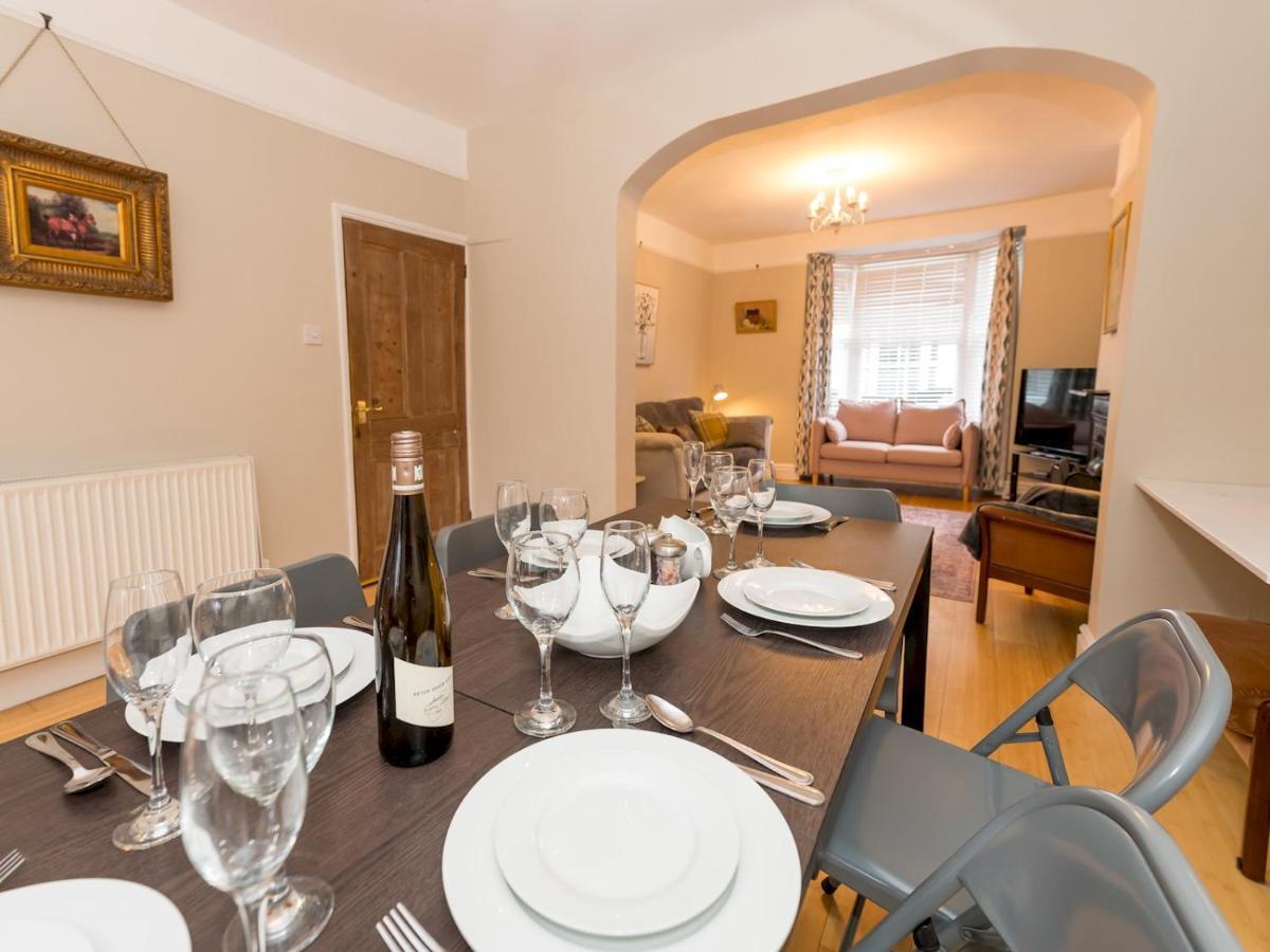 Pass The Keys 3 Storey Townhouse Shrewsbury Bagian luar foto