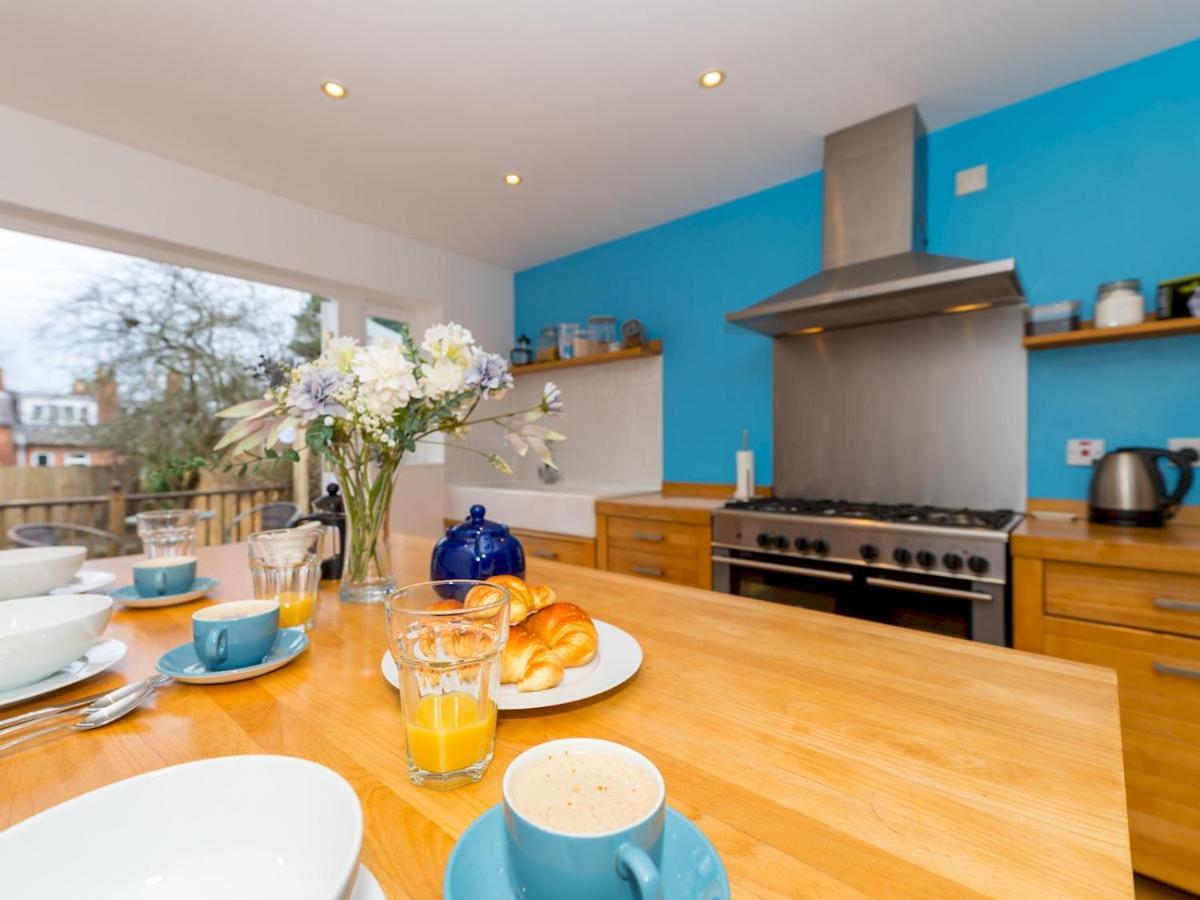 Pass The Keys 3 Storey Townhouse Shrewsbury Bagian luar foto